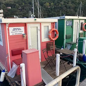 https://holiday-house-boat.in-sardinia.net